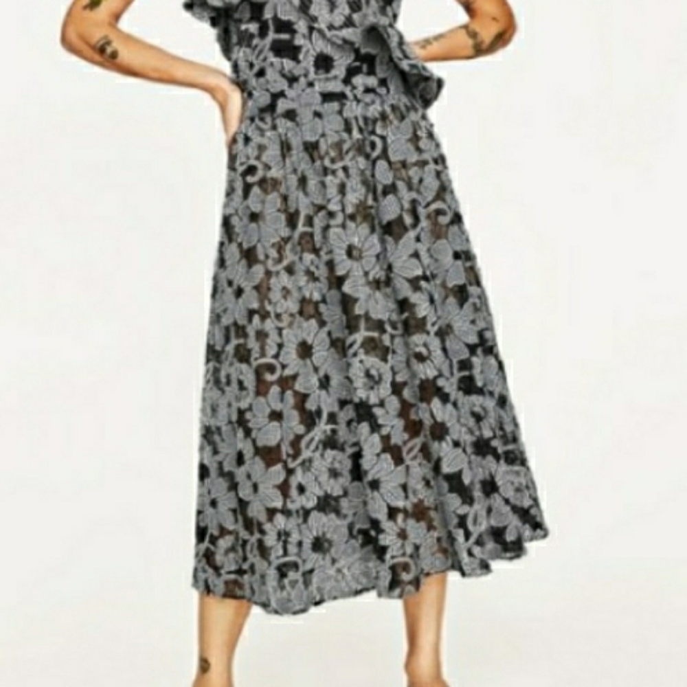 Zara Woman Gingham Floral Full Midi Skirt Black M